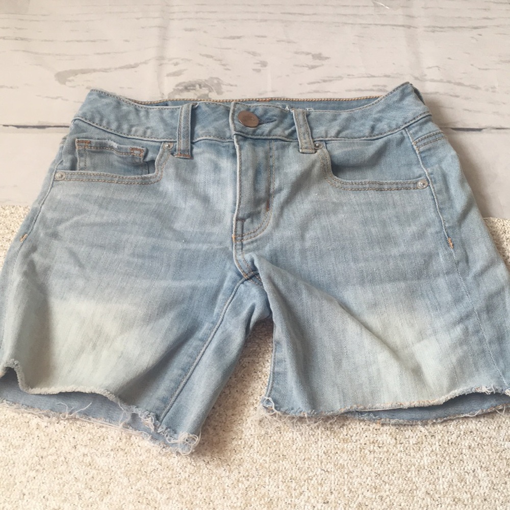 American Eagle Denim Jean Shorts Super Stretch Light Wash Midi Raw Hem
